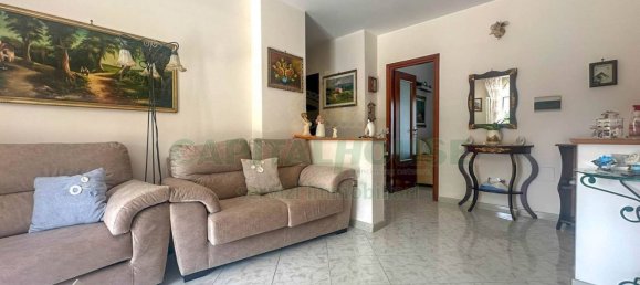 Apartamento de 4 dormitorios en San Tammaro, Italy No. 347300 3