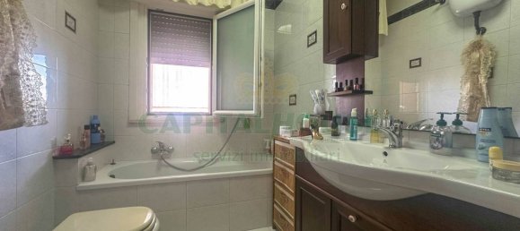 Apartamento de 4 dormitorios en San Tammaro, Italy No. 347300 16