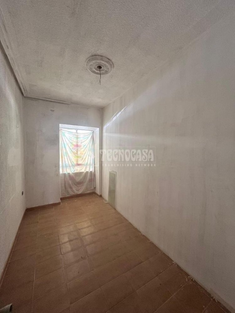 3 rooms Apartment in Linares, Spain No. 249540