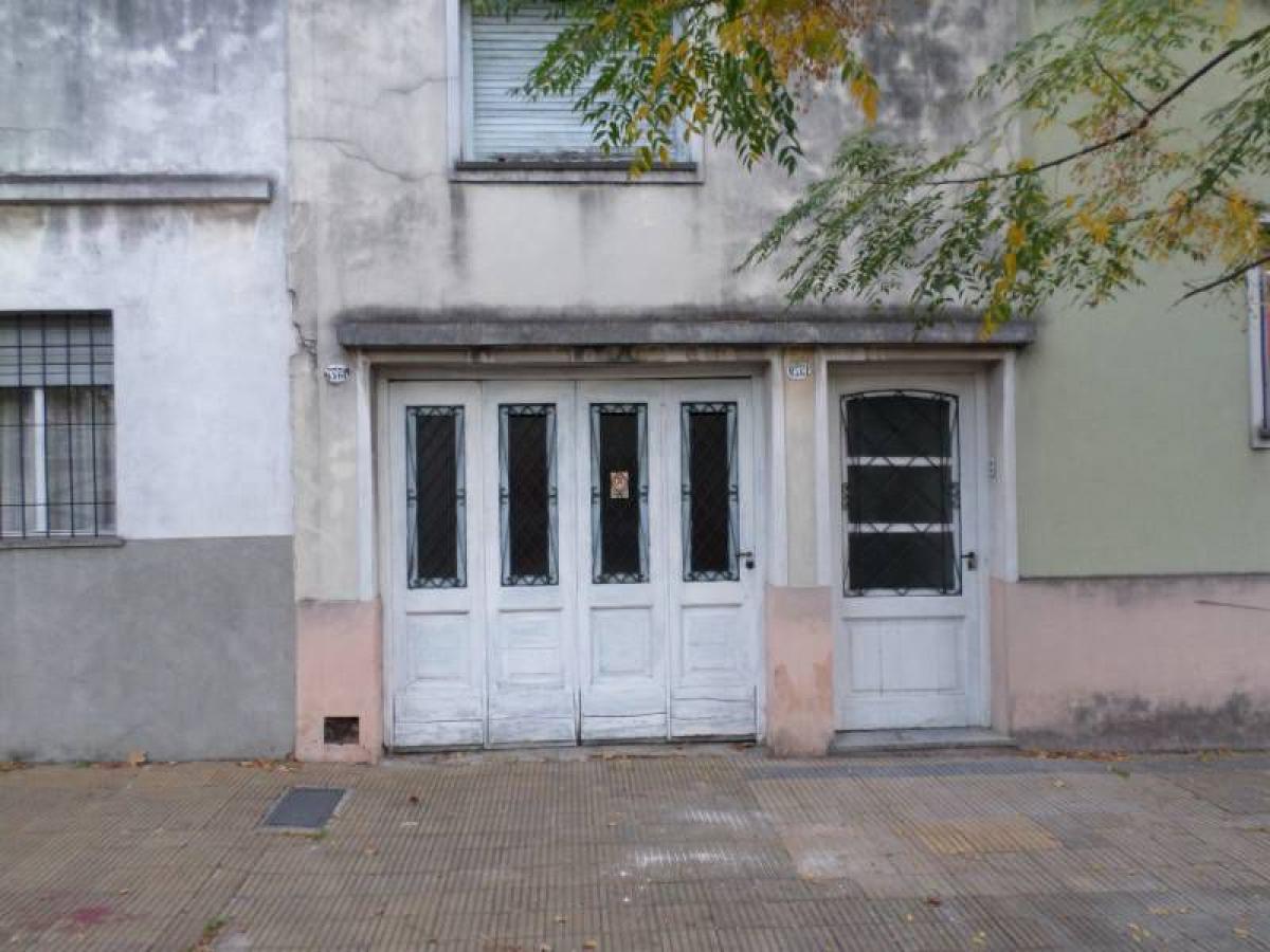 Casa de 3 dormitorios en Buenos Aires, Argentina No. 89690