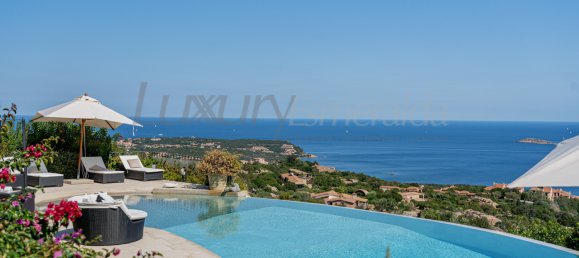 6 bedrooms Villa in Arzachena, Italy No. 64887 10