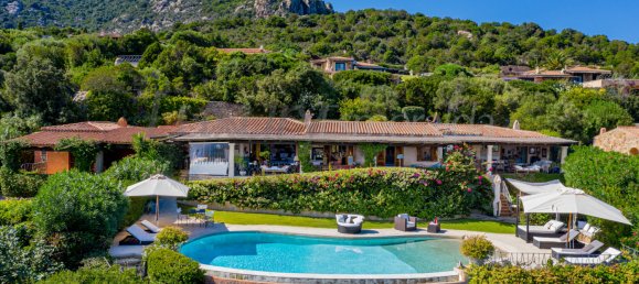 6 bedrooms Villa in Arzachena, Italy No. 64887 9