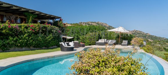 6 bedrooms Villa in Arzachena, Italy No. 64887 2