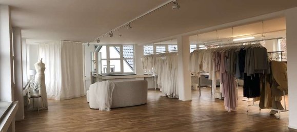 Коммерческая недвижимость с 60 комнатами в Цоллернальб, Германия № 321086 6