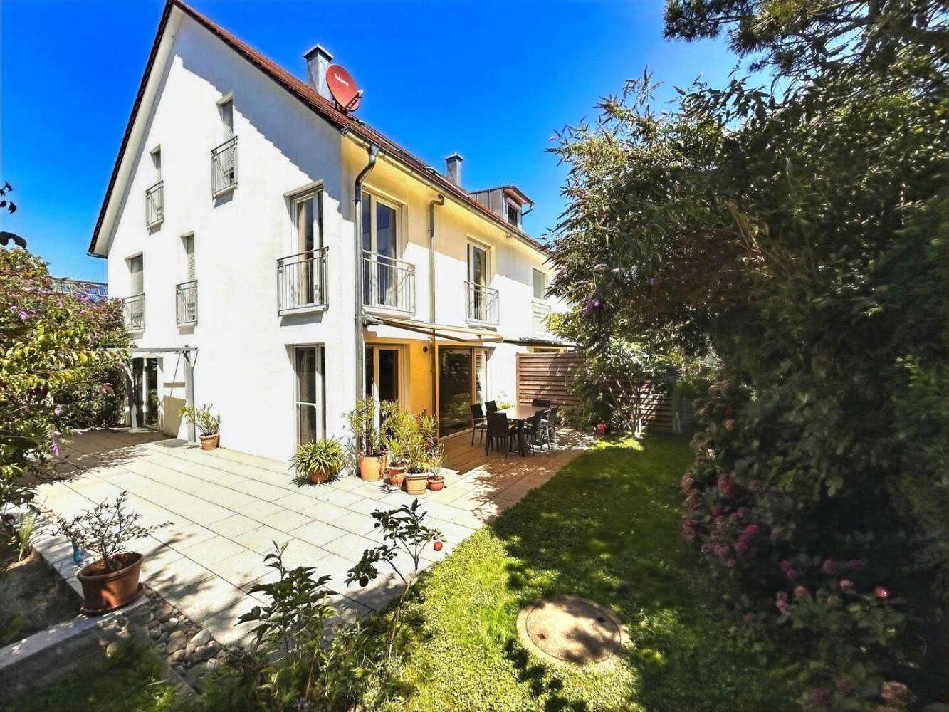 Таунхаус с 5 комнатами в Konstanz, Германия № 328883