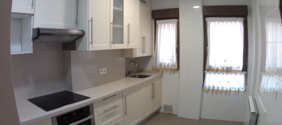 Apartamento de 3 dormitorios en Gijón, Spain No. 169939 5