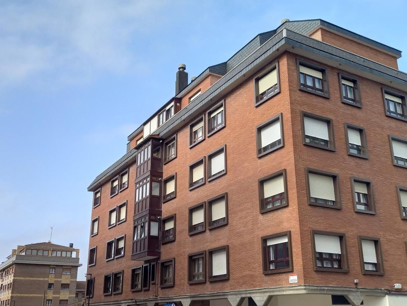 Apartamento de 3 dormitorios en Gijón, Spain No. 169939