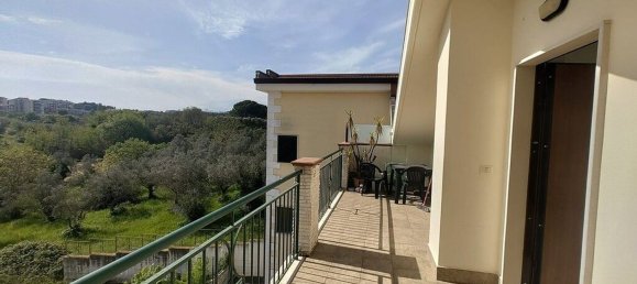 4-salle Appartement à Vasto, Italy No. 276688 2