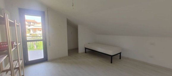 4-salle Appartement à Vasto, Italy No. 276688 9