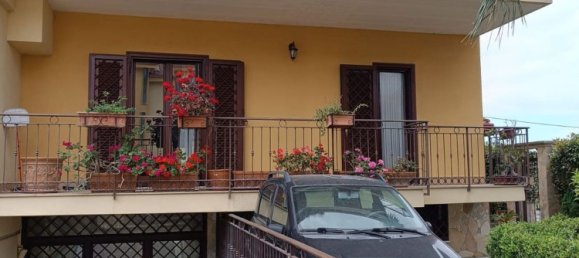 6 bedrooms Villa in Giugliano in Campania, Italy No. 340017 4