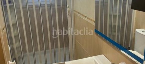 Квартира с 3 спальнями в Бадалона, Испания № 136808 4