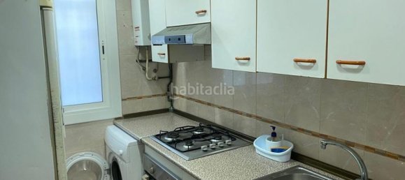 Квартира с 3 спальнями в Бадалона, Испания № 136808 3