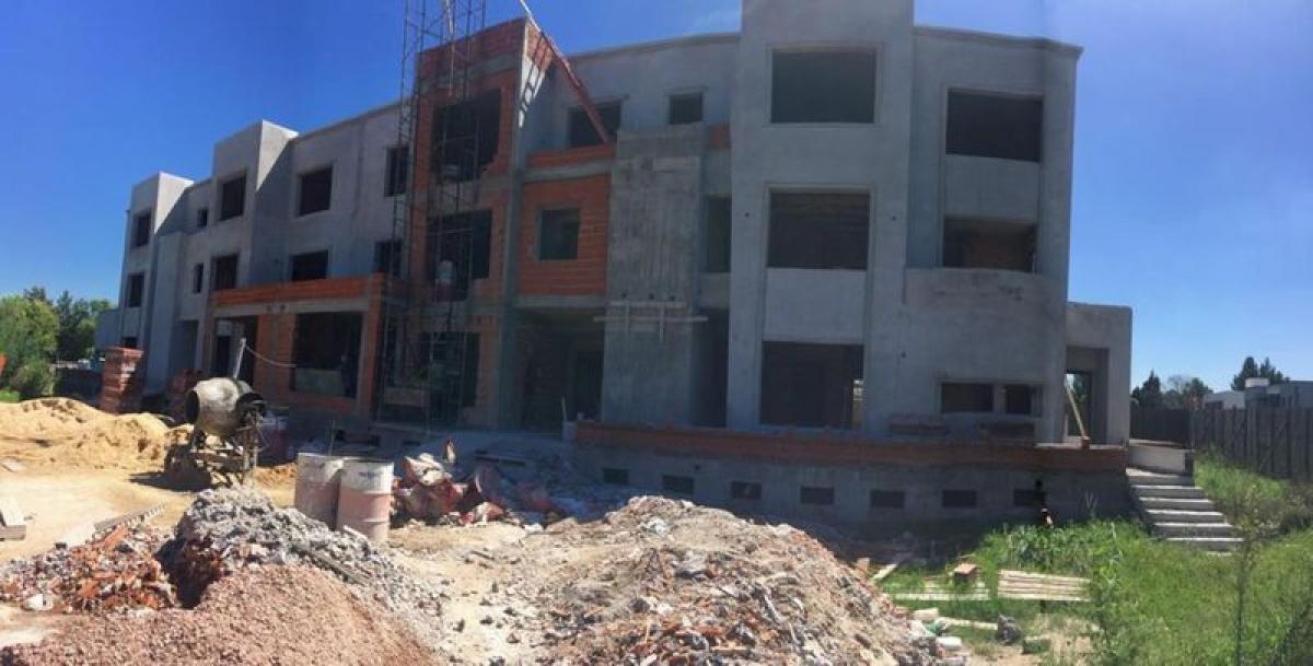 Apartamento T3 em Almirante Brown, Argentina N.º 98552