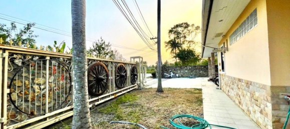 4 bedrooms Cafe / restaurant in Pattaya, Thailand No. 19841 10