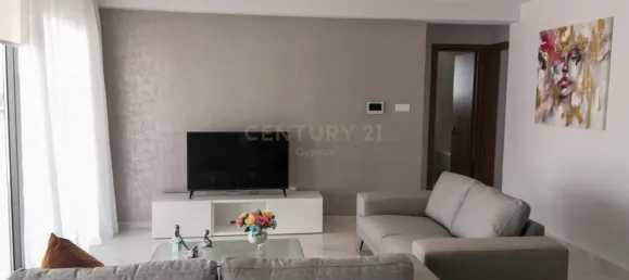 4 bedrooms Penthouse in Germasogeia, Cyprus No. 1524 5