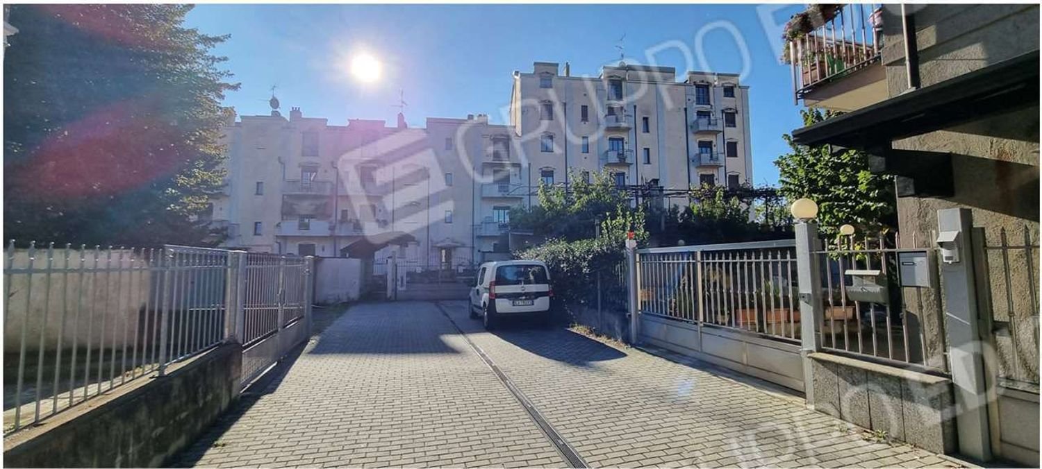 3 rooms Apartment in Castellanza, Italy No. 185297