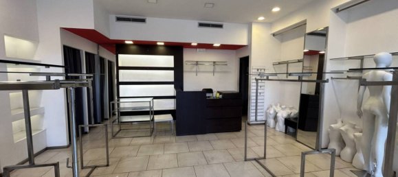 1 room Commercial property in Rome, Italy No. 318440 6