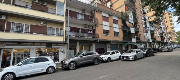 1 room Commercial property in Rome, Italy No. 318440 11
