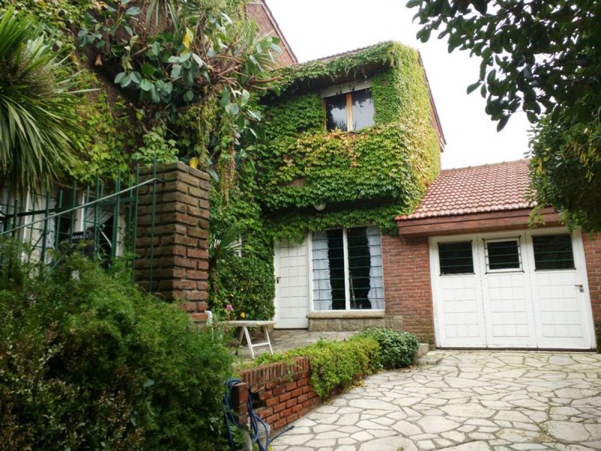 Дом с 4 спальнями в Мар-дель-Плата, Аргентина № 99500