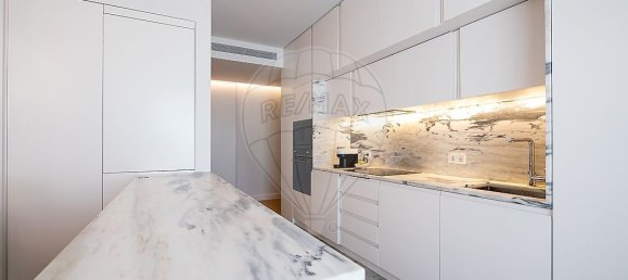 Пентхаус с 4 спальнями в Лиссабон, Португалия № 82085 2