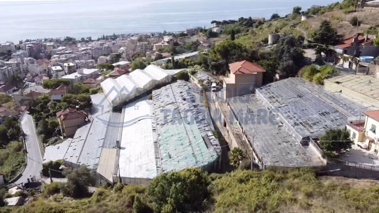 9 rooms Villa in Sanremo, Italy No. 34765