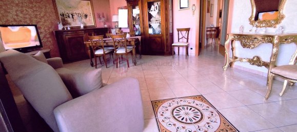 Apartamento de 4 habitaciónes en Vittoria, Italy No. 125338 5