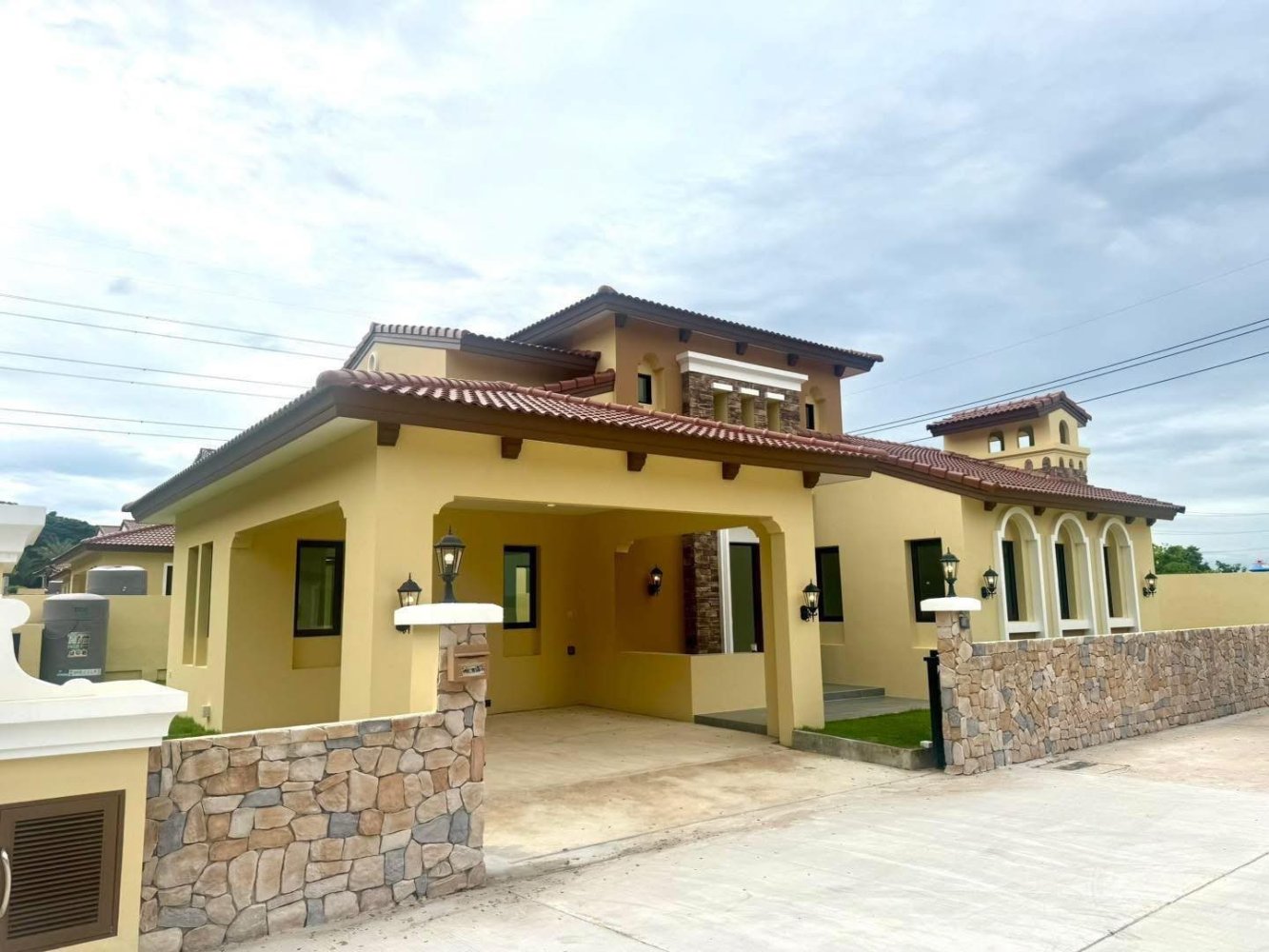 Дом с 3 спальнями в Чонбури, Таиланд № 66837