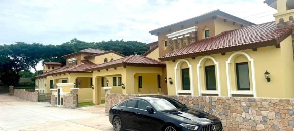 Moradia T3 em Chon Buri, Thailand N.º 66837 25