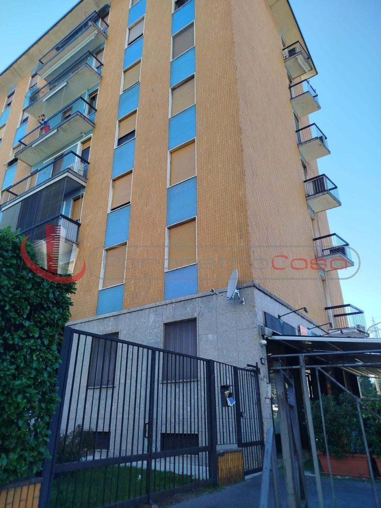 2 bedrooms Apartment in Novate Milanese, Italy No. 382461