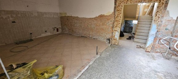 Casa de 10 divisões em Medolla, Italy N.º 97505 7