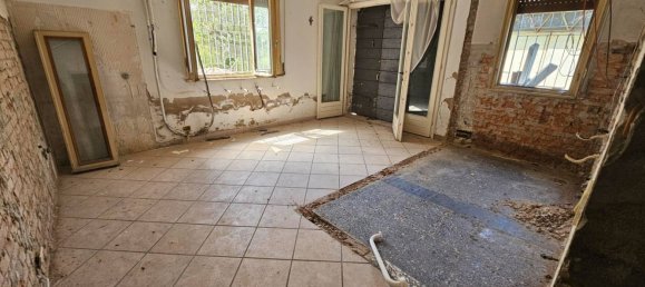 Casa de 10 divisões em Medolla, Italy N.º 97505 18