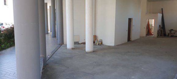 125m² Commercial property in Cardano al Campo, Italy No. 286253 6