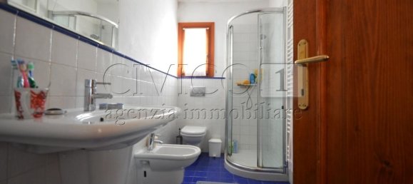 Casa de 8 habitaciónes en Nanto, Italy No. 146547 17