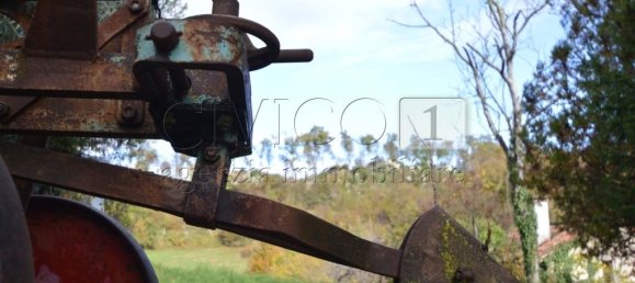 Casa de 8 habitaciónes en Nanto, Italy No. 146547 34