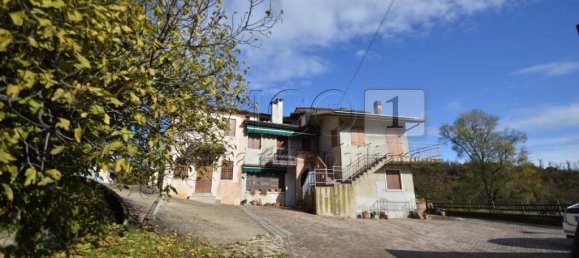 Casa de 8 habitaciónes en Nanto, Italy No. 146547 24