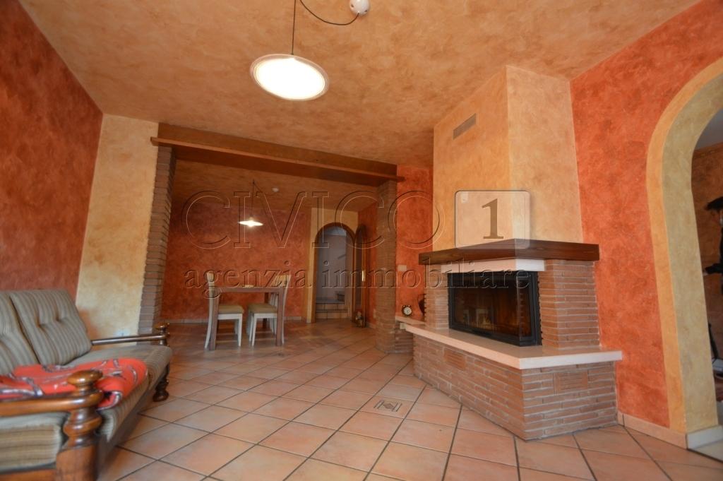 Casa de 8 habitaciónes en Nanto, Italy No. 146547