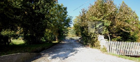 Casa de 8 habitaciónes en Nanto, Italy No. 146547 12