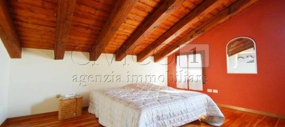 Casa de 8 habitaciónes en Nanto, Italy No. 146547 5