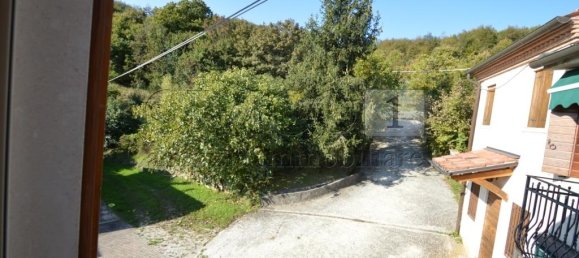 Casa de 8 habitaciónes en Nanto, Italy No. 146547 26