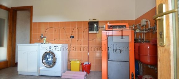 Casa de 8 habitaciónes en Nanto, Italy No. 146547 4