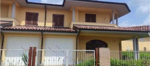 Villa de 5 habitaciónes en Roncaro, Italy No. 3372 5