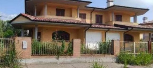 Villa de 5 habitaciónes en Roncaro, Italy No. 3372 2