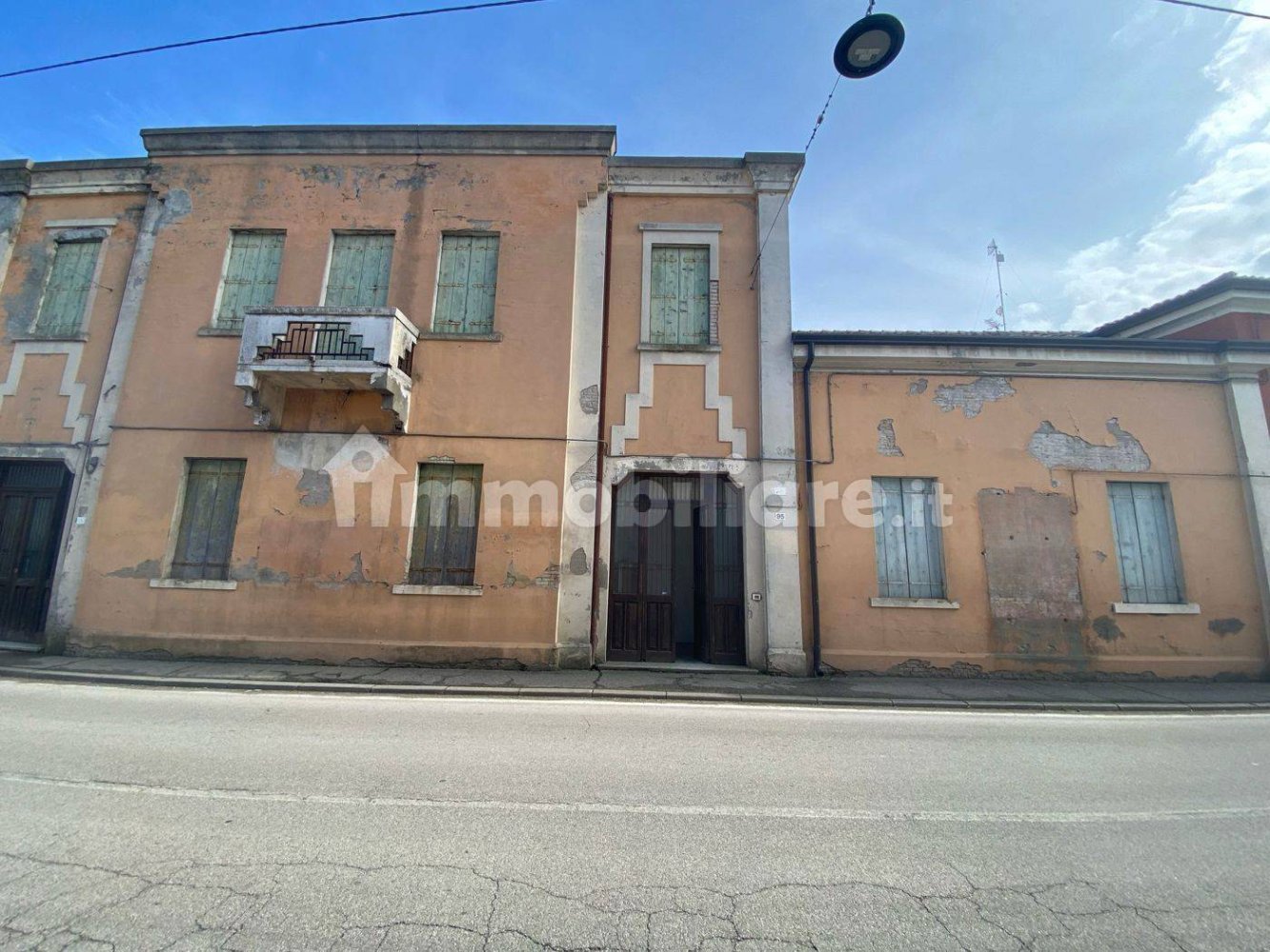 5-Zimmer Büro in Gavello, Italy, Nr. 60862