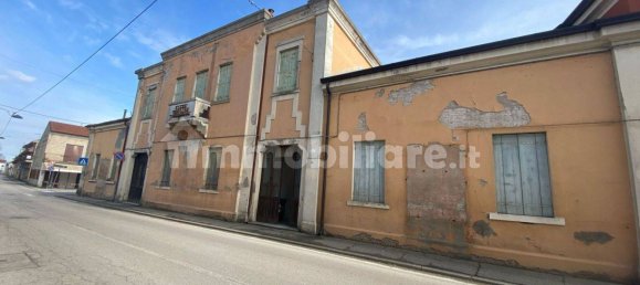 5-Zimmer Büro in Gavello, Italy, Nr. 60862 2