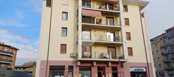 2 bedrooms Apartment in Brescia, Italy No. 235007 4