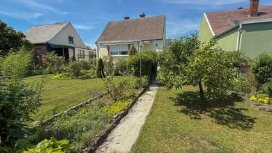 5 rooms House in Bruck an der Leitha, Austria No. 156502