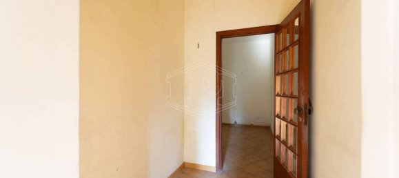 Квартира с 3 комнатами в Неаполь, Италия № 122712 12