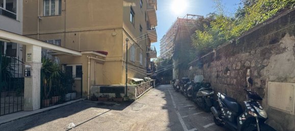 Квартира с 3 комнатами в Неаполь, Италия № 122712 15