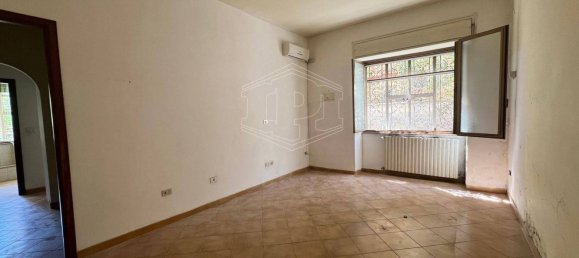 Квартира с 3 комнатами в Неаполь, Италия № 122712 29