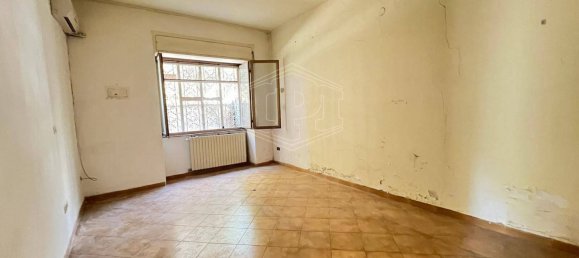 Квартира с 3 комнатами в Неаполь, Италия № 122712 32